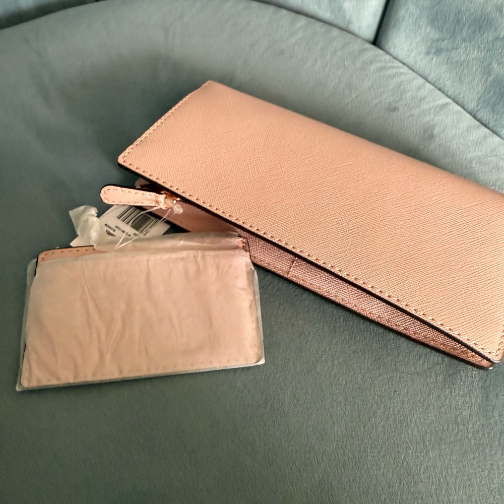 Michael Kors Pink Wallet Sleek Minimalist Design - Picture 5 of 9
